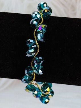 Gold ltone and Teal Crystal Bracelet